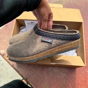 Brand new women’s stegman wool clogs